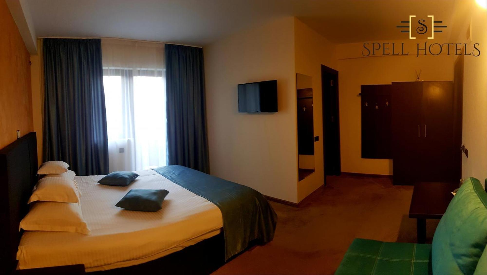 Spell Hotels Capatineni-Paminteni Luaran gambar